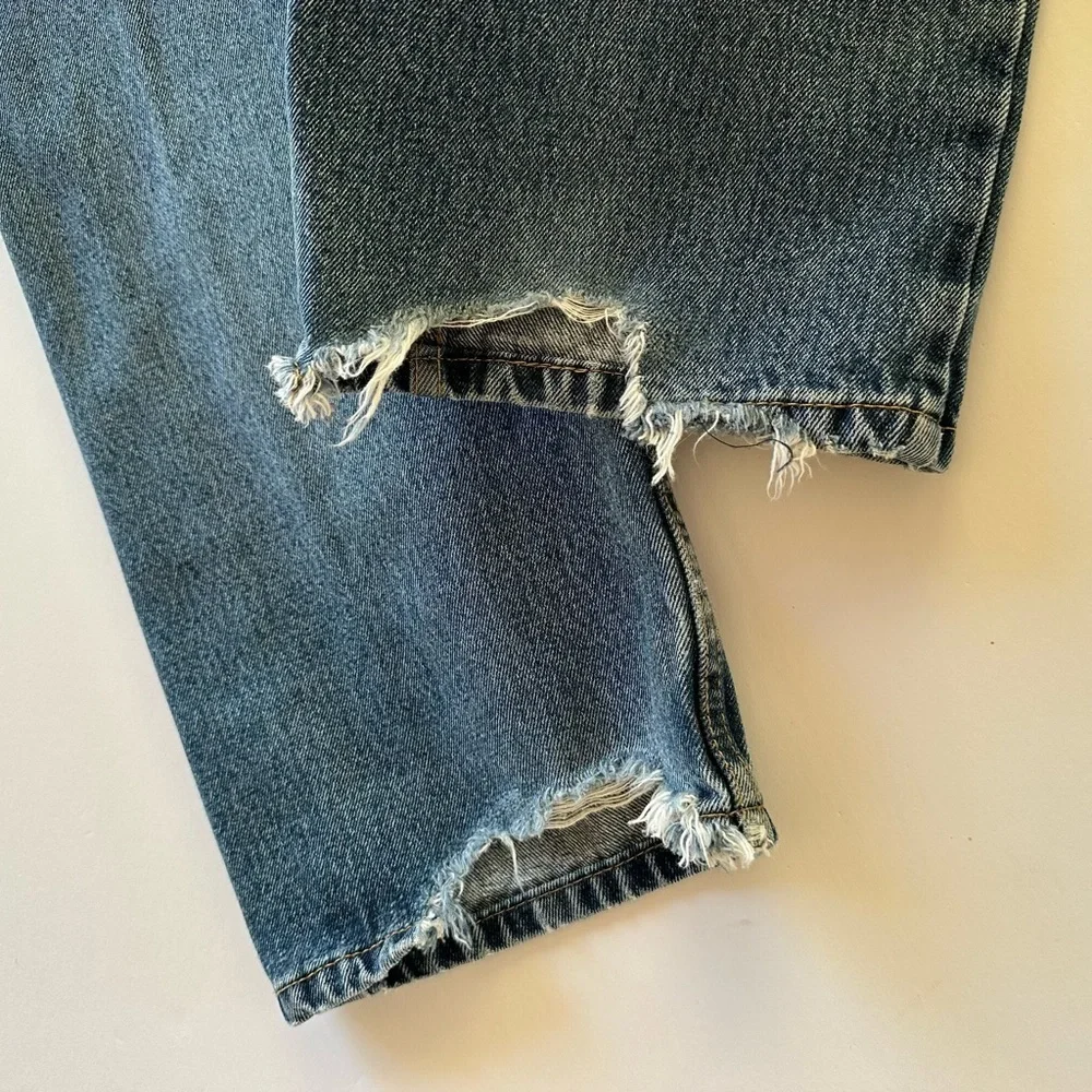 Levi's 505 Regular Fit Straight Leg 35 Distressed